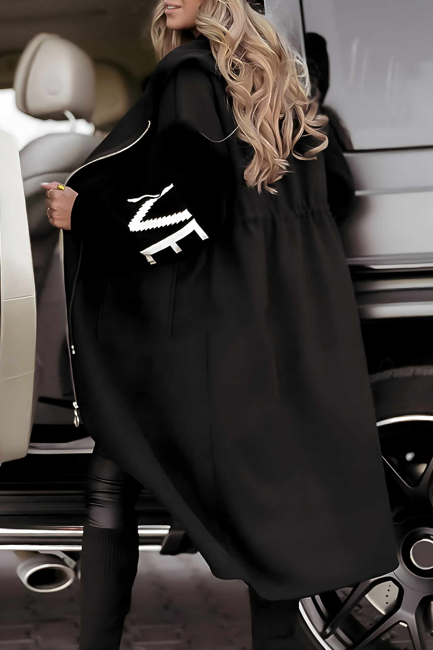 Brenda | Women's jacket with knitted sleeves and hood