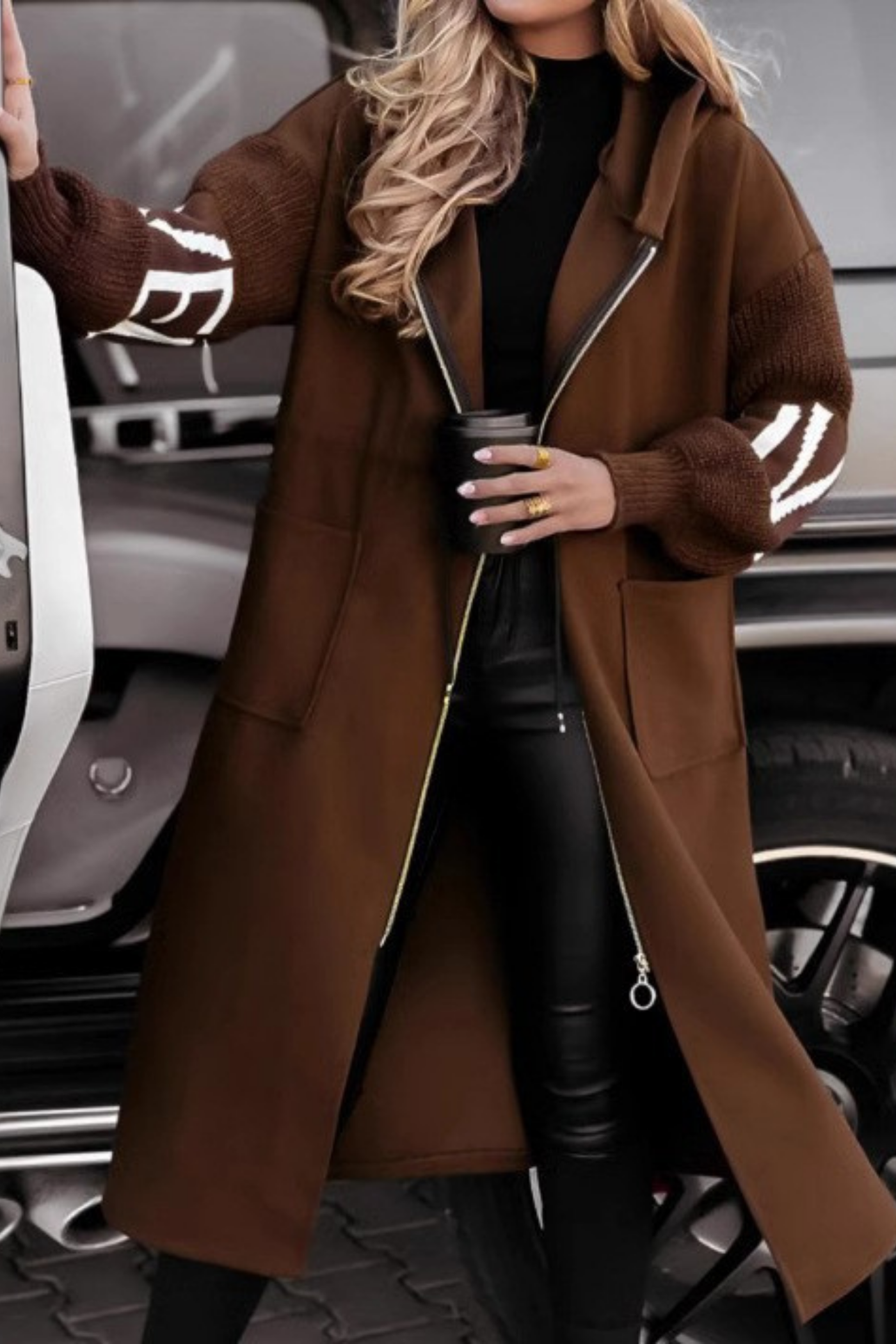 Brenda | Women's jacket with knitted sleeves and hood